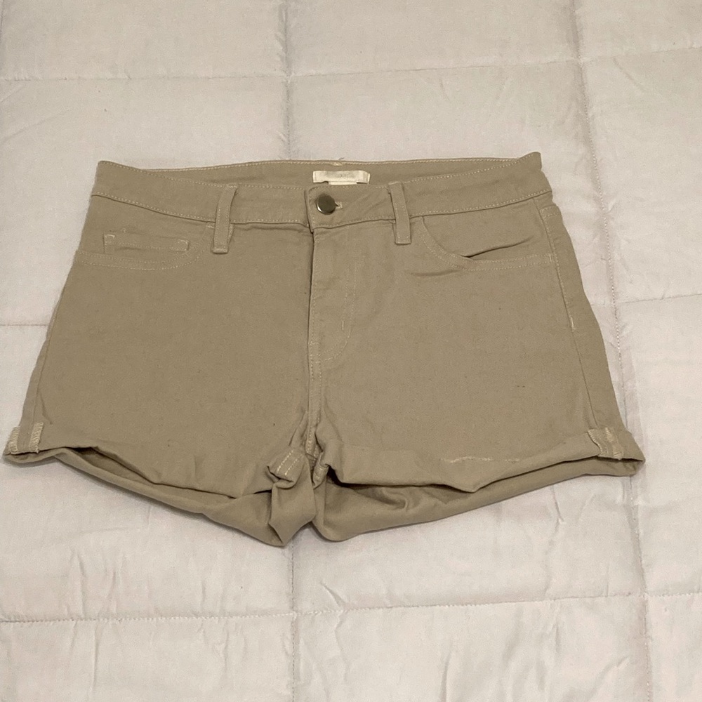 Women’s kaki shorts
